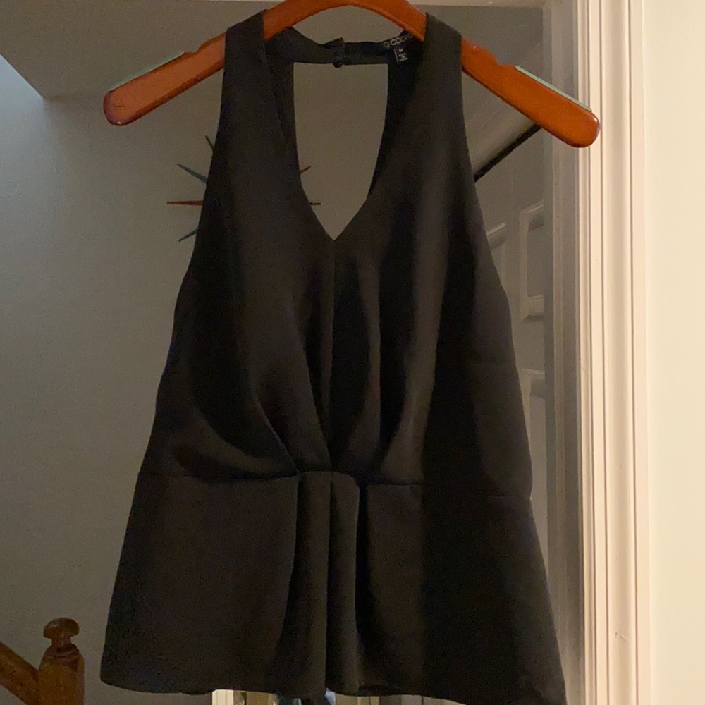 19Cooper tailored cut-in sleeveless top